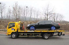 陕西西安道路救援电话：拖车可以上高速吗？